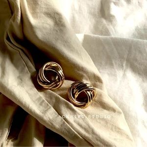 Chaifu Studio - modern tangle earrings